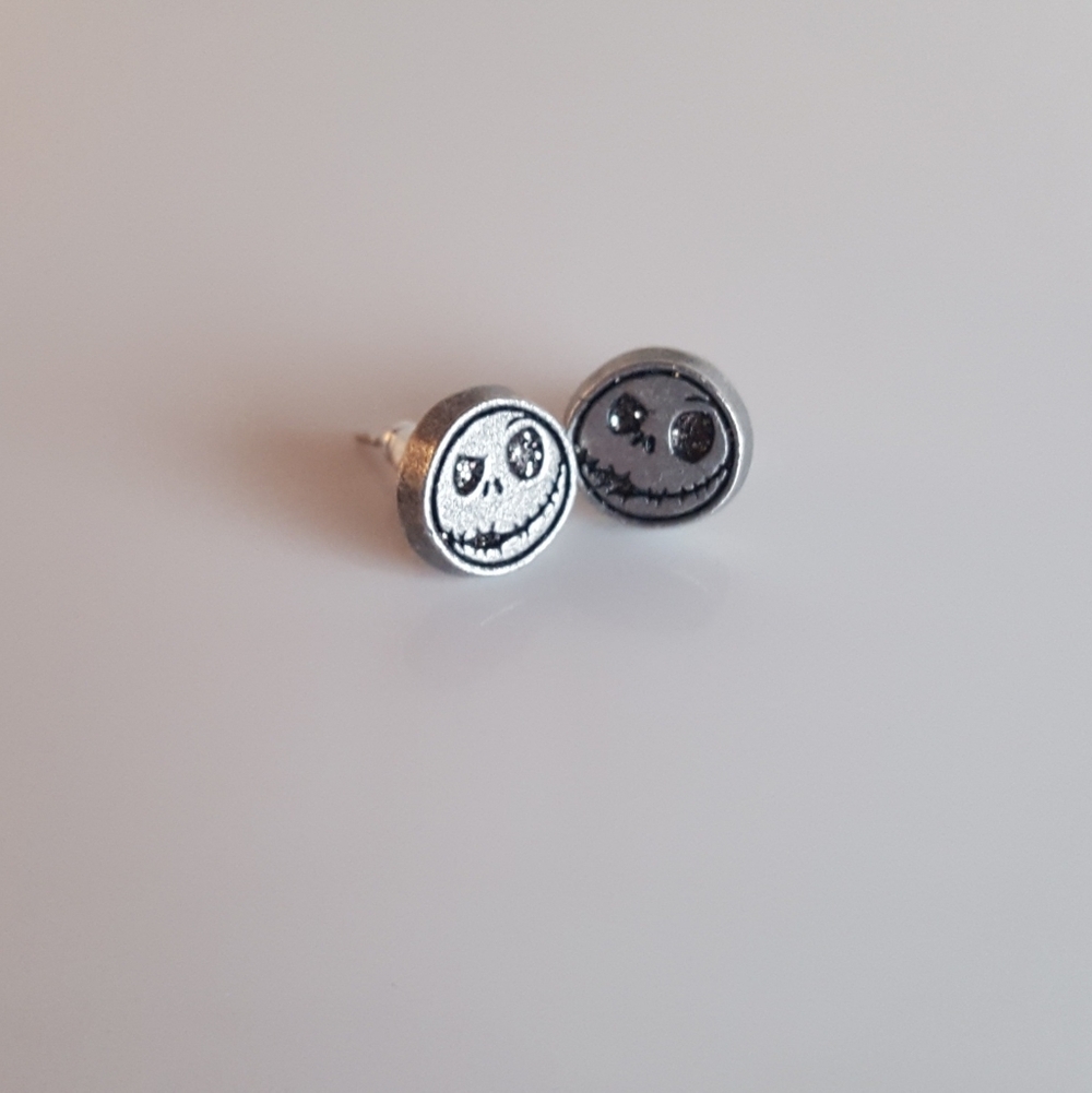 The Nightmare Before Christmas Stud Earrings and Ring - Picture 7 of 8